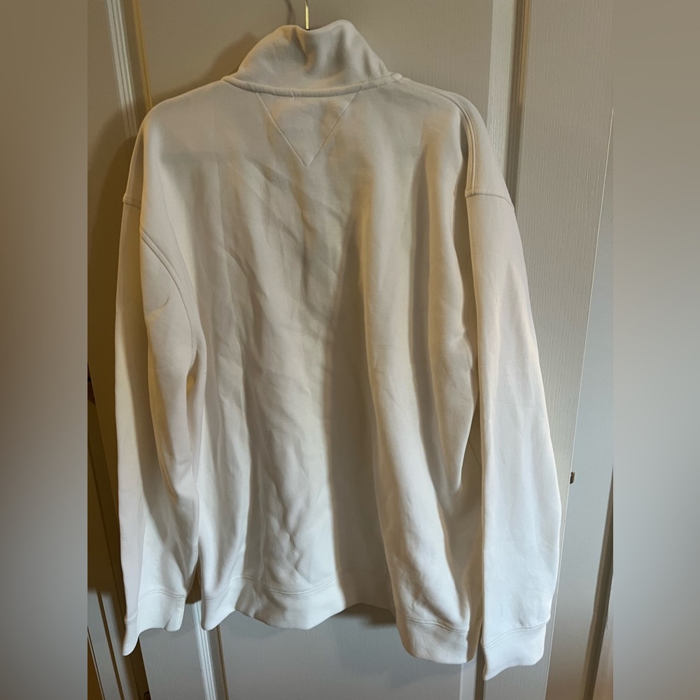 NWT Tommy Hilfiger Sweatshirt - Size XXL - Picture 2 of 3